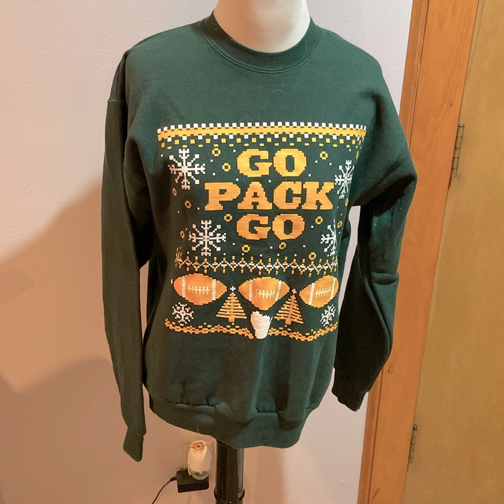 Green Bay Packers holiday sweater, size smalll